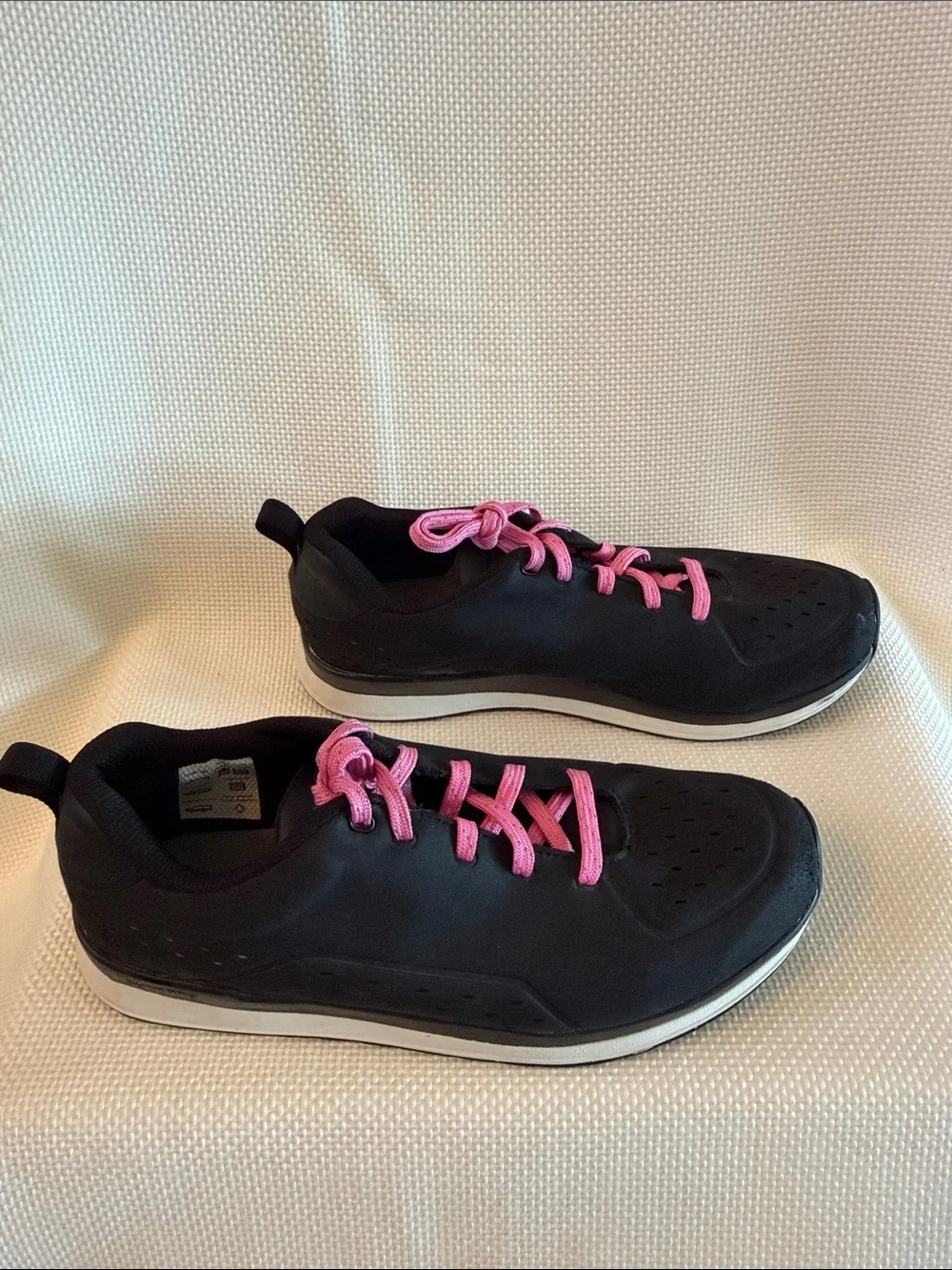 Shimano Women's Cycling Shoes Size 38 (6.5) Black Pink CT500-W Bolt Cleat